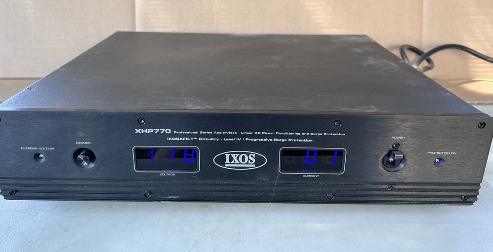 IXOS XHP770 Professional Power Conditioner & Surge Protector