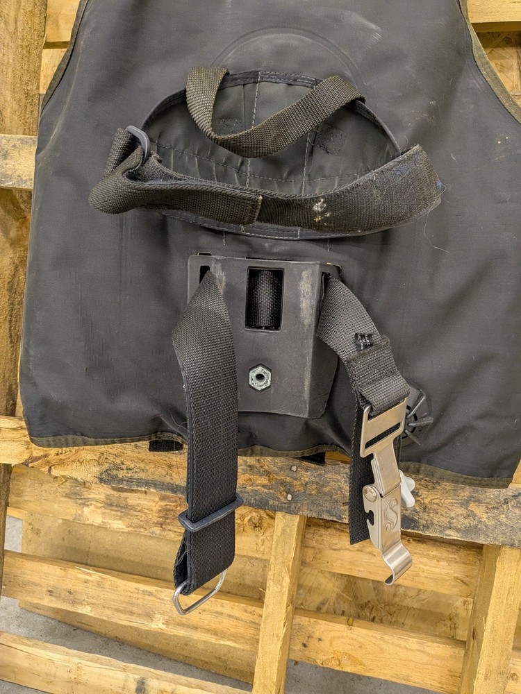 Scubapro BCD - Size Small