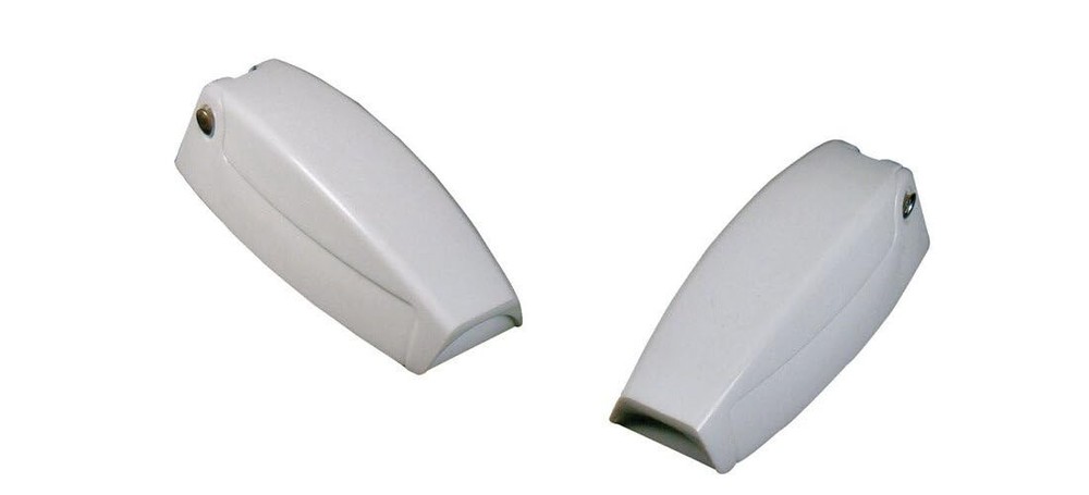 US Hardware RV-1218C Baggage Door Catch, White