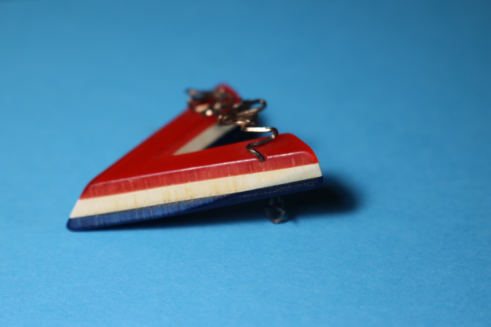 Mother V for Victory Pin - Bakelite WWII Red White Blue Patriotic Gift Brooch