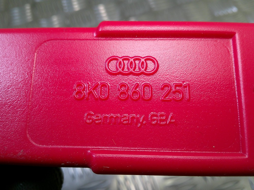 AUDI A5 QUATTRO WARNING TRIANGLE 8K0860251 2012-2015