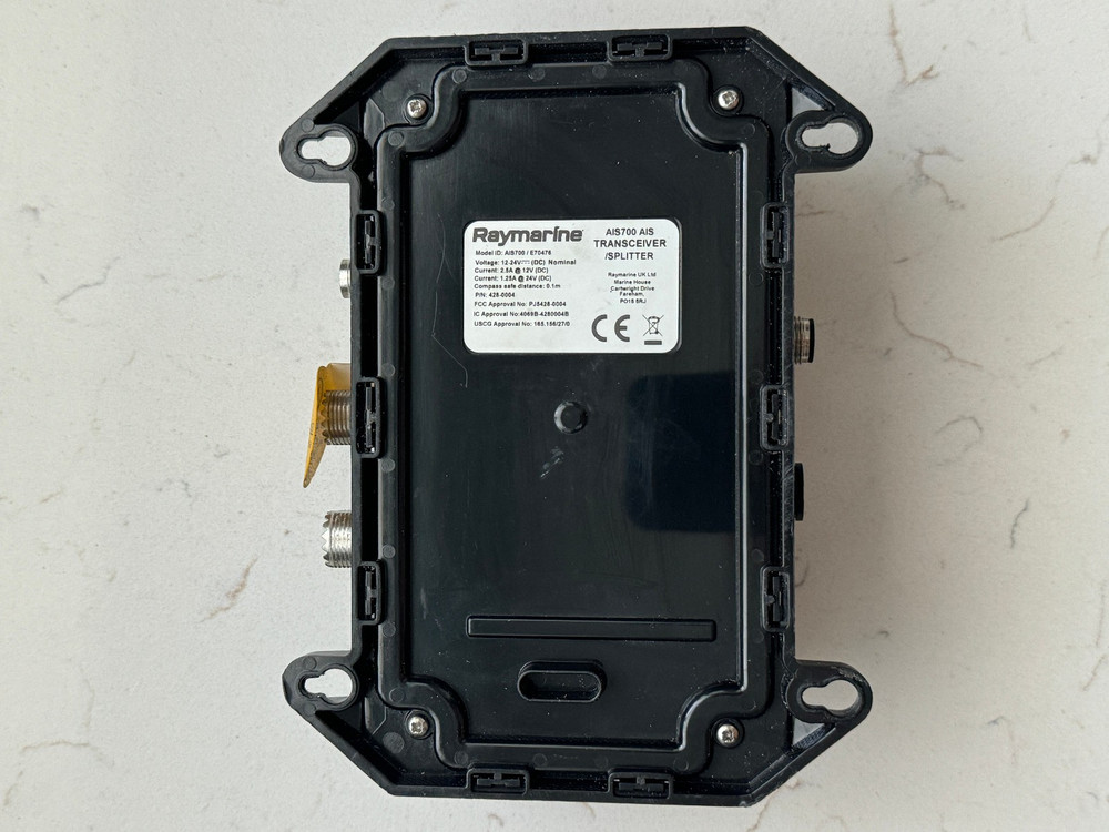 Raymarine AIS700 Class B Transceiver with Splitter #E70476