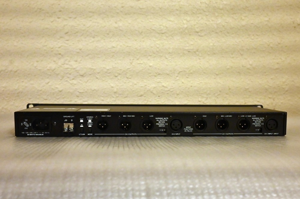 JBL M553 Stereo/ Mono Crossover