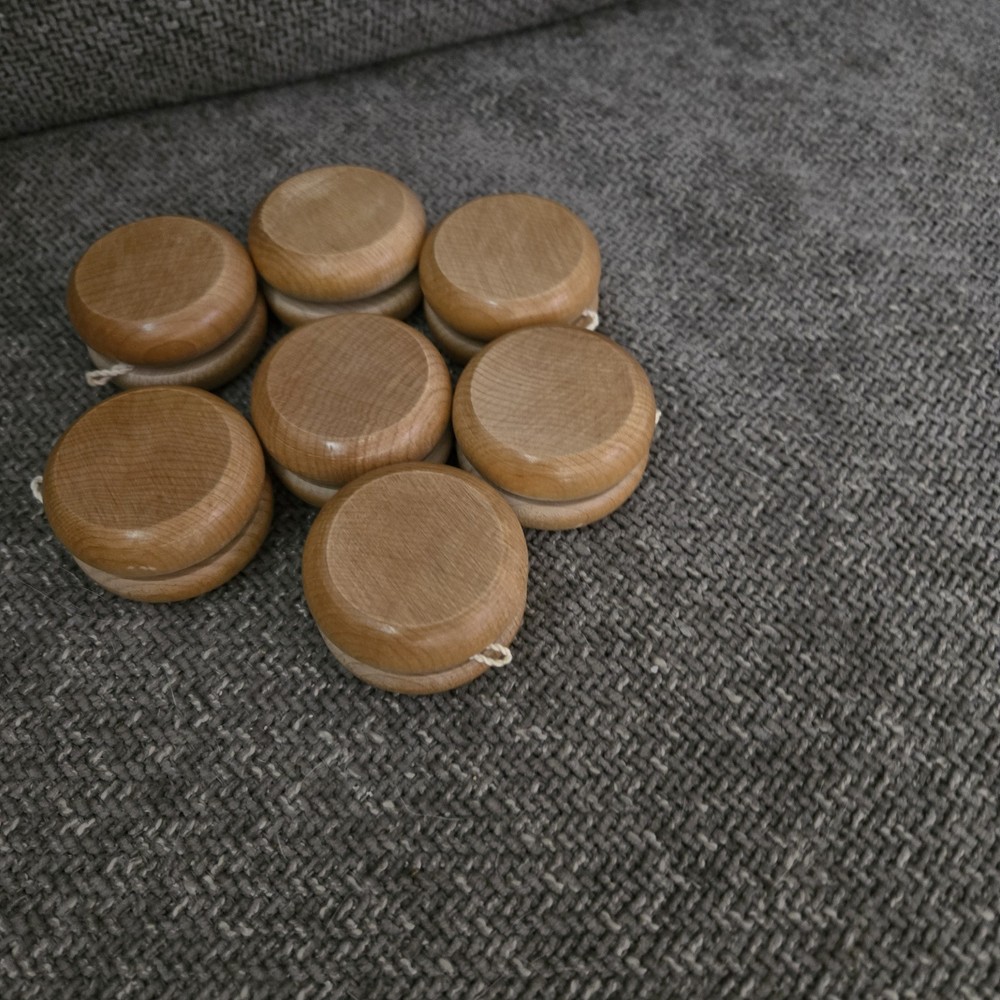 7 Wooden Yoyo's