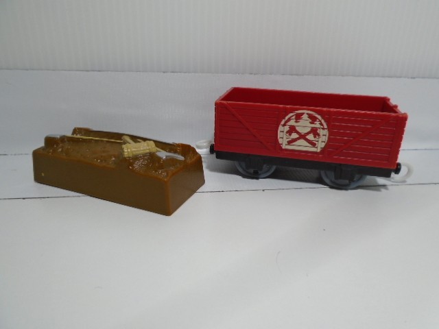 2012 GULLANE THOMAS LOGGING SAW & AXE CARGO CAR (TH116)