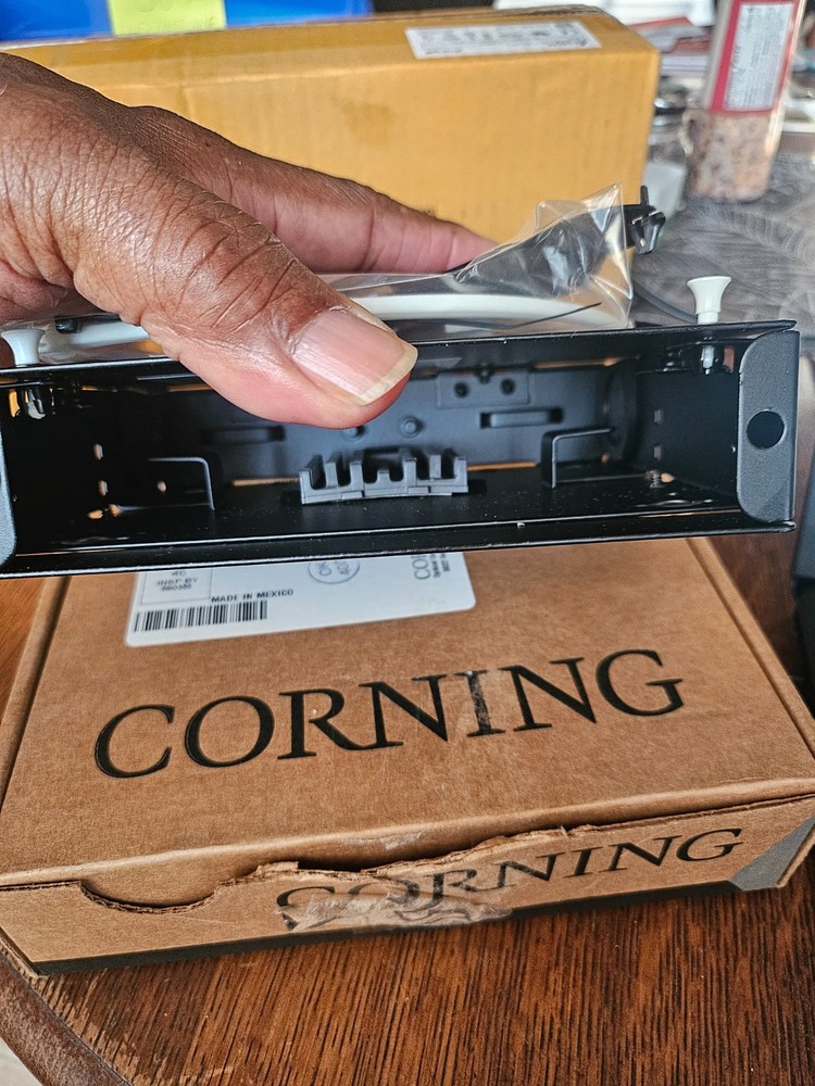 CORNING SPH-01P MOUNTABLE BLACK FIBER BOX