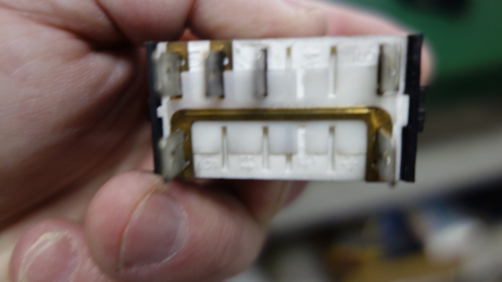 KENWORTH P27-1173-016 SWITCH-HAZARD