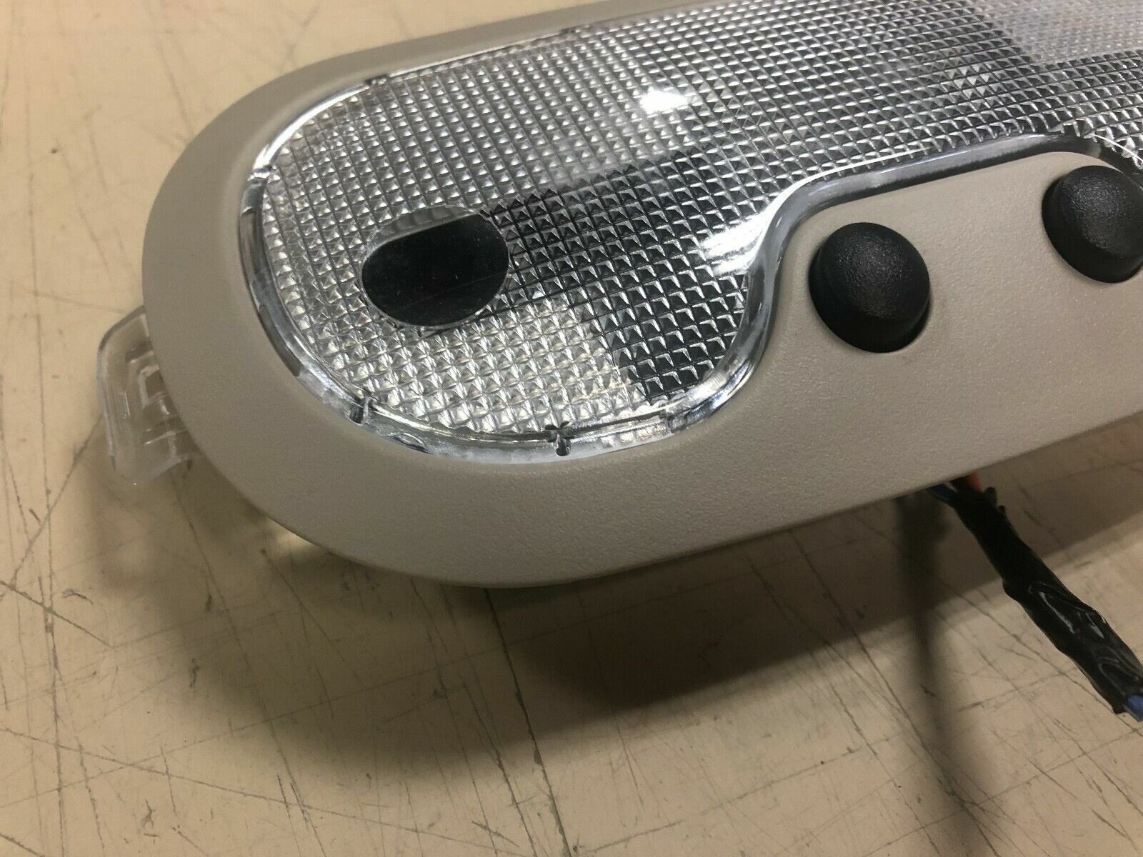 New 2003-2024 Chevy Express/GMC Savanna Passenger Van Neutral Dome Light VC4244