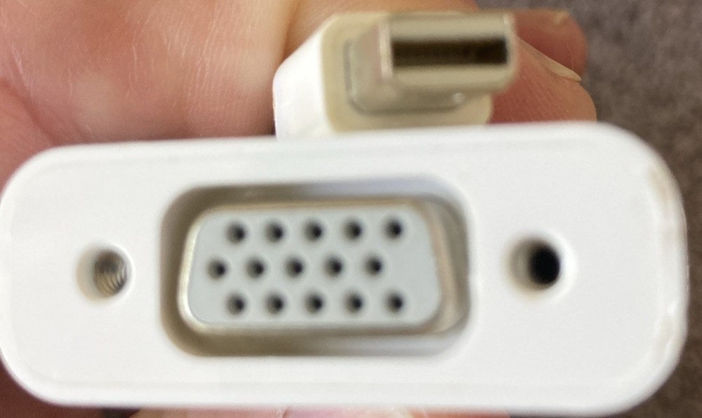 Apple Mini Display Port to VGA Adapter