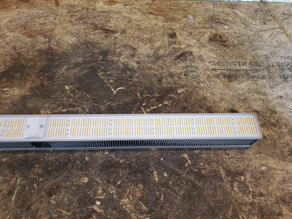 Fluence VYPR 2P Top Lights Grow Light Used