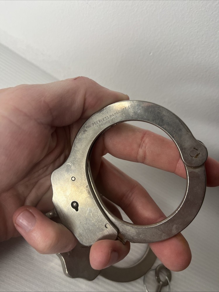 Peerless Handcuffs - Nickle Plated Model 300 With Official Key 🔥