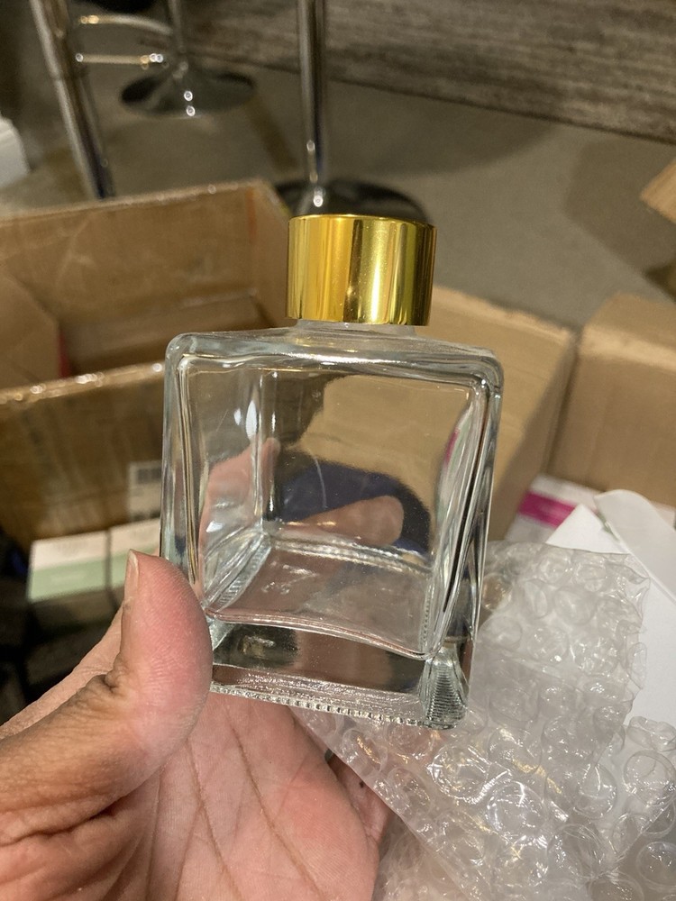(2)Square Glass Reed Diffuser Bottles With Gold Cap 200 ML