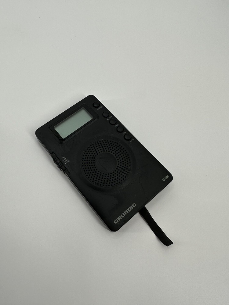 Grundig M400 World Receiver AM FM SW Clock -Missing Battery Lid