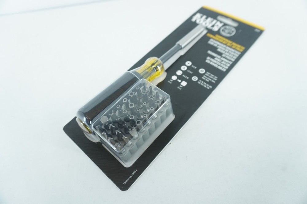 NEW - KLEIN TOOLS 32510 MAGNETIC SCREWDRIVER WITH 32 TAMPERPROOF BITS