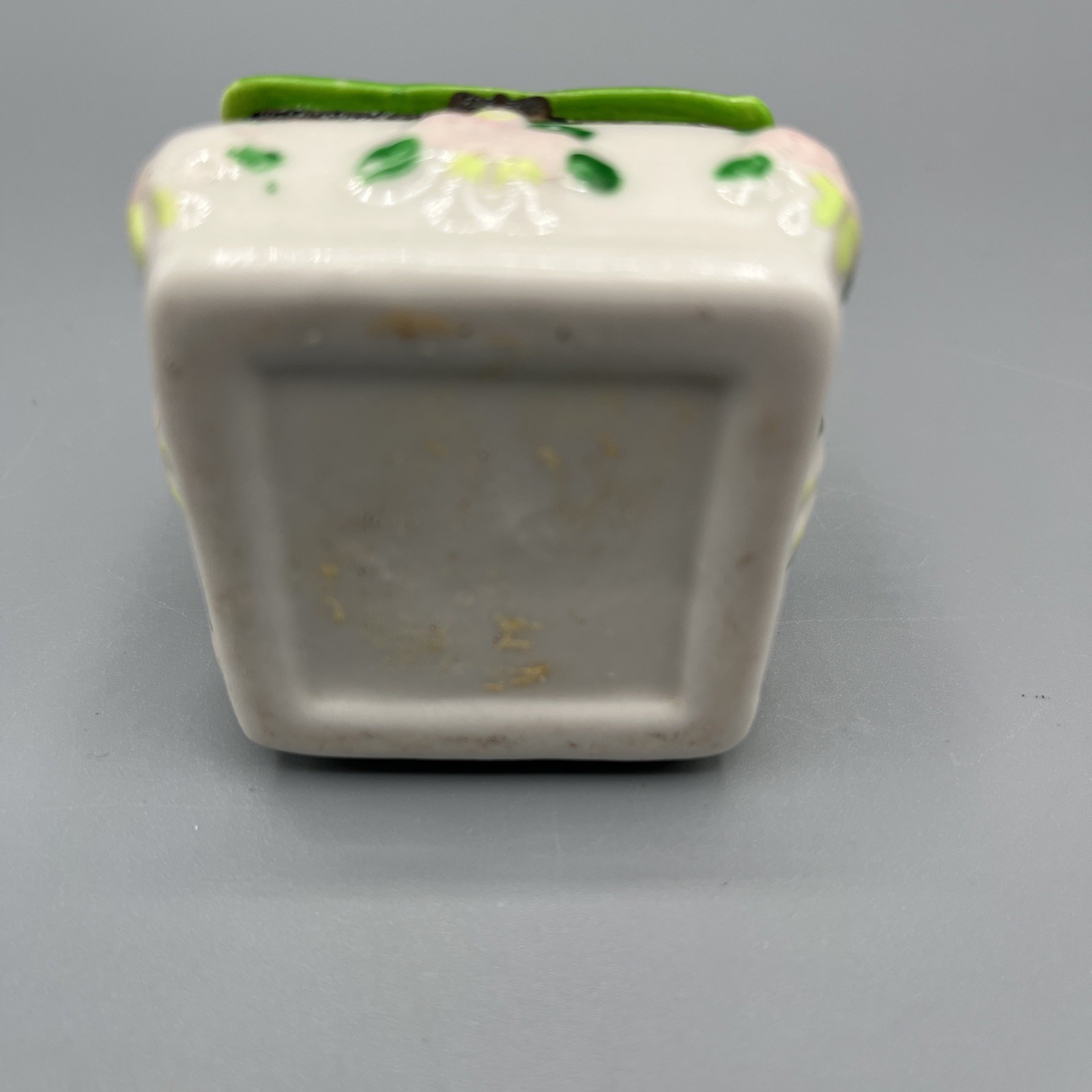 Trinket Box Porcelain Greenbrier Int'l Easter Bunny Rabbit - Discontinued