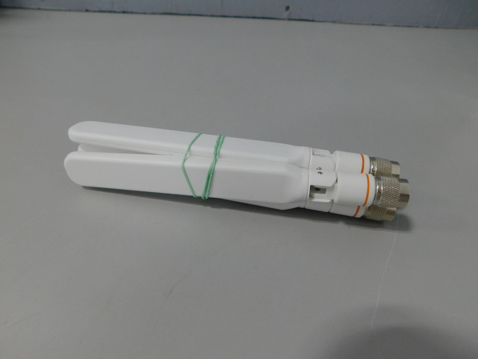 4x Used Cisco Antenna 2.4-GHz / 5-GHz Dual-band (RP-TNC) AIR-ANT2524DW-R= WHITE