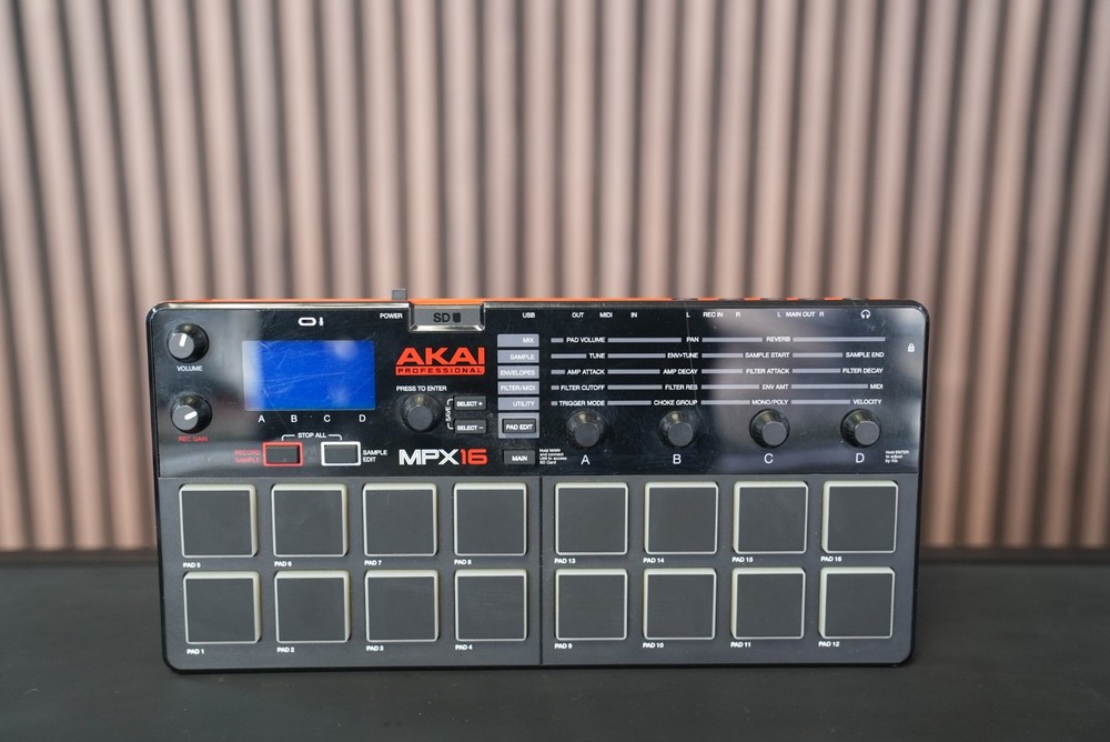 Akai MPX16 Drum Sampler Trigger Recorder Player Tested Working