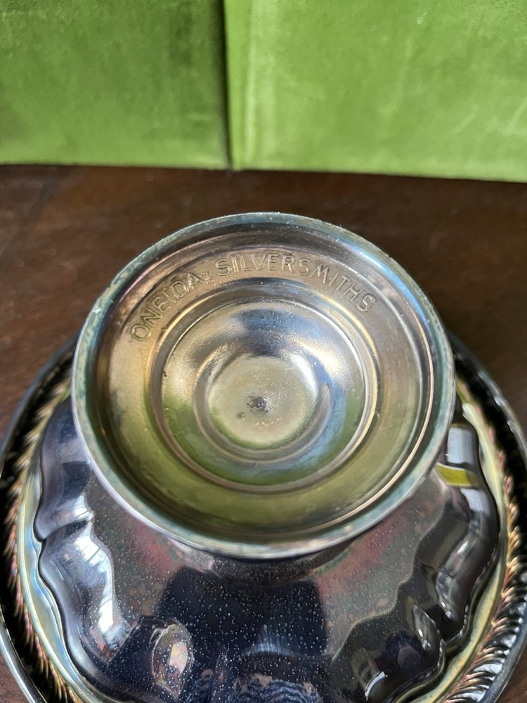 Oneida Silversmiths Silver Plate Footed Pedestal Serving Candy Dish