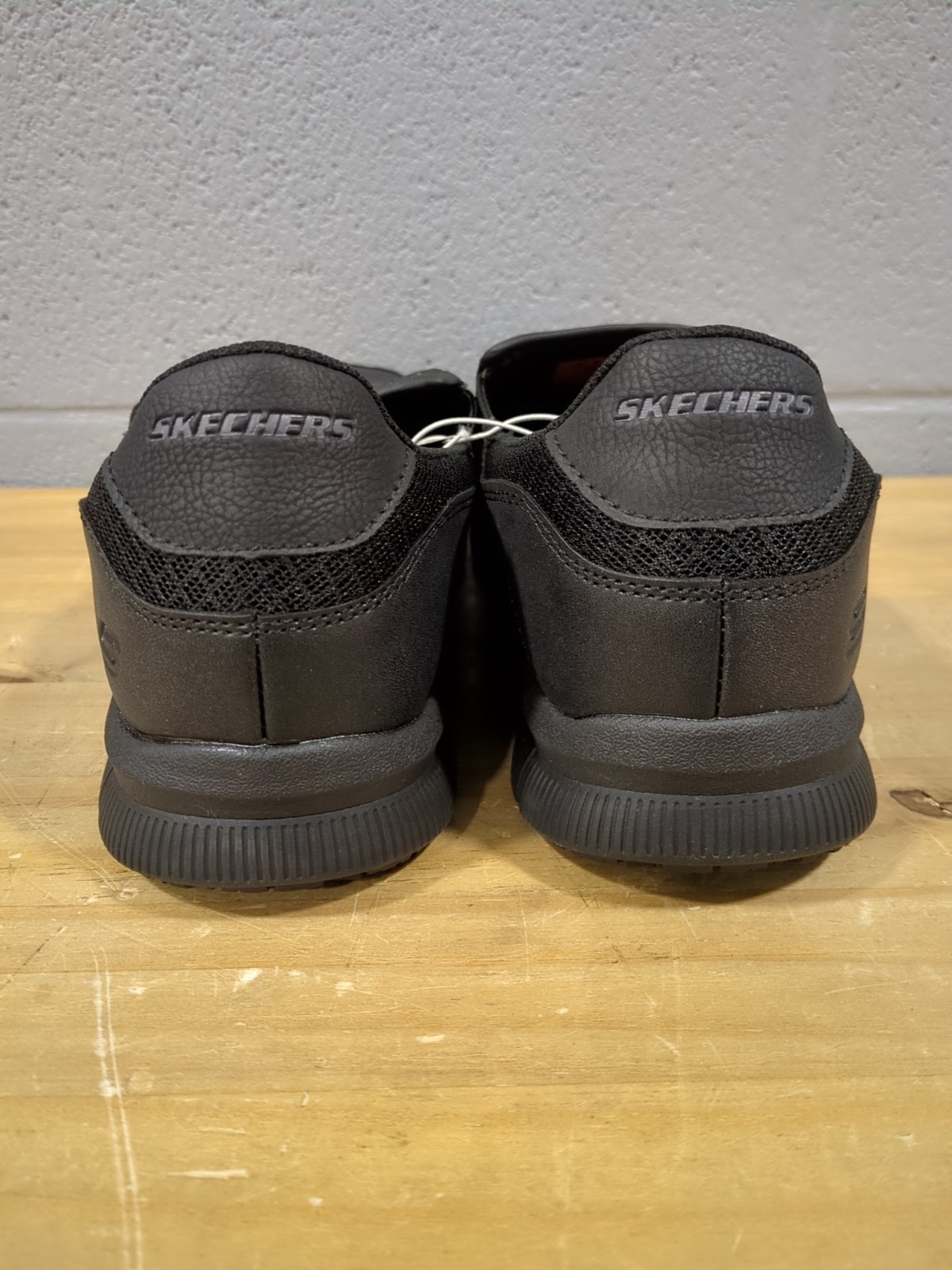 Skechers Shoes Mens 9 Groton Slip Resistant Relaxed Fit Work Slip On