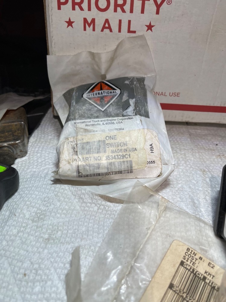 INTERNATIONAL 3534329C1 SWITCH, WINDSHIELD WIPER /WASHER CONTROLLER original eq