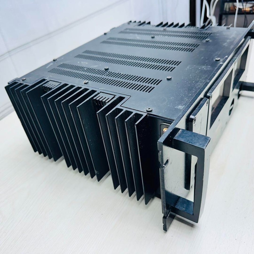 Yamaha PC2002M Professional Series Power Amplifier USED
