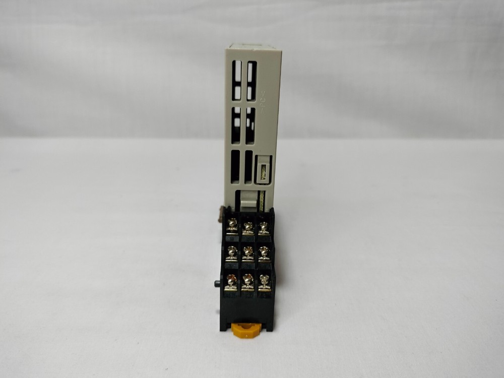 Omron E5ZN-2QNH03TC-FLK E5ZN2QNH03TCFLK Temperature Controller 24VDC
