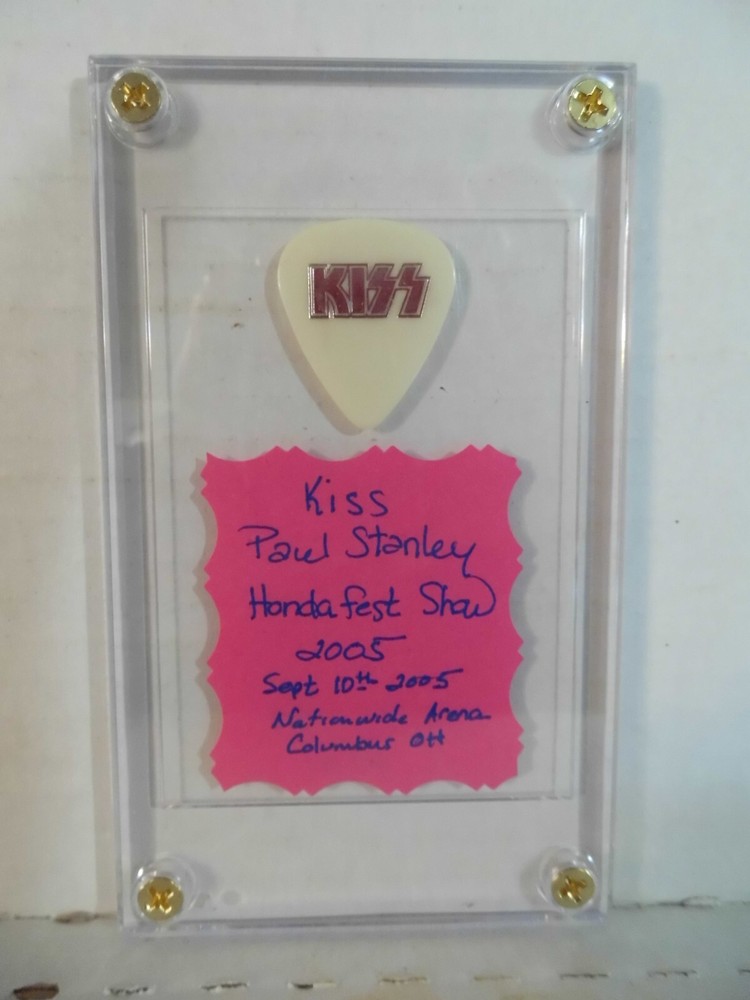 KISS~PAUL STANLEY~GUITAR PICK IN CASE~2005 READ DESCRIPTION (31)