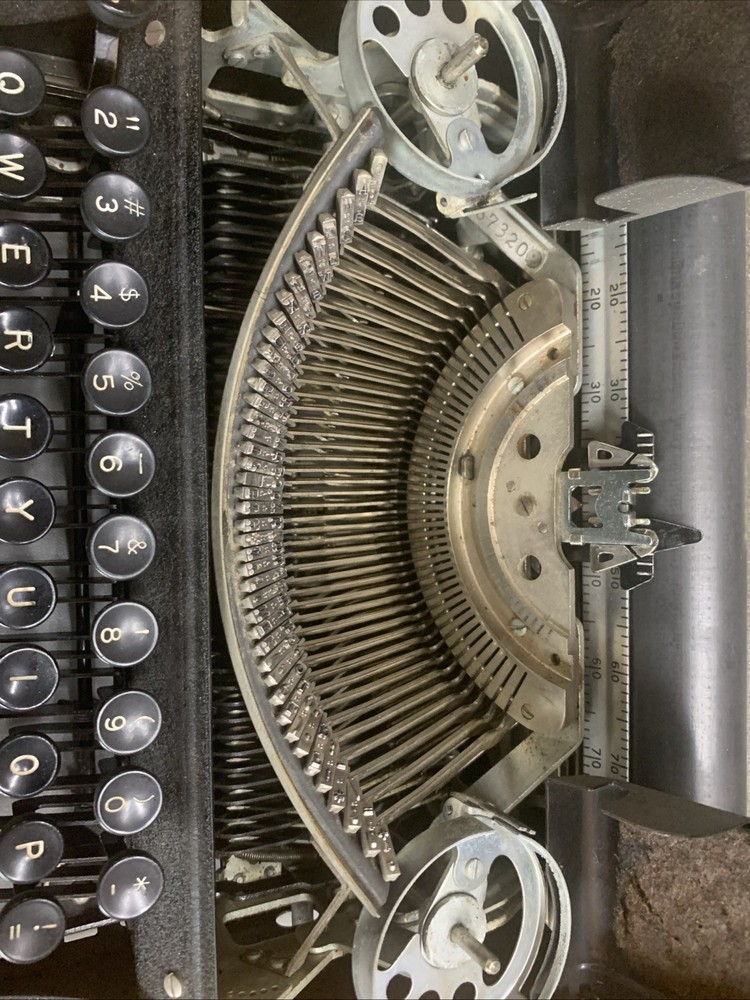 Underwood LEADER TYPEWRITER