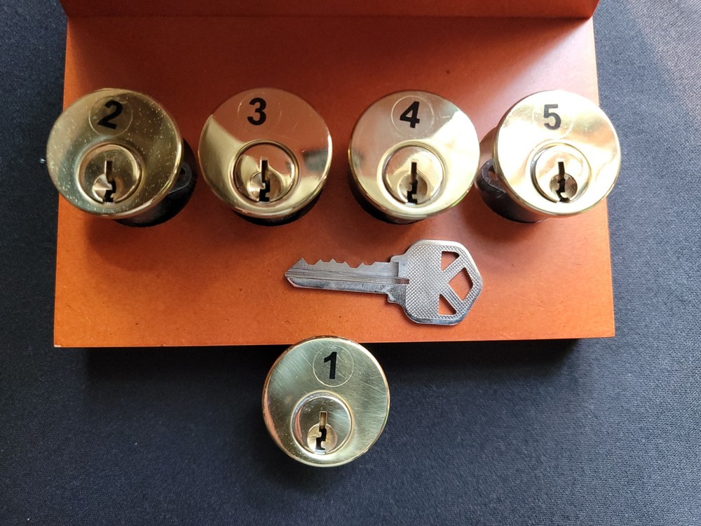 Locksmith Lock Set with Key, includes 5 locks, good to learn or practice