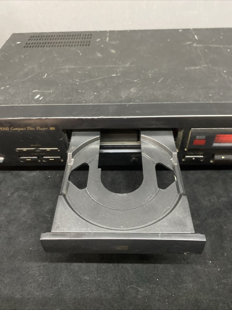 TEAC CD-P1160 Compact Disc Player Works Plays CDs READ DESCRIPTION