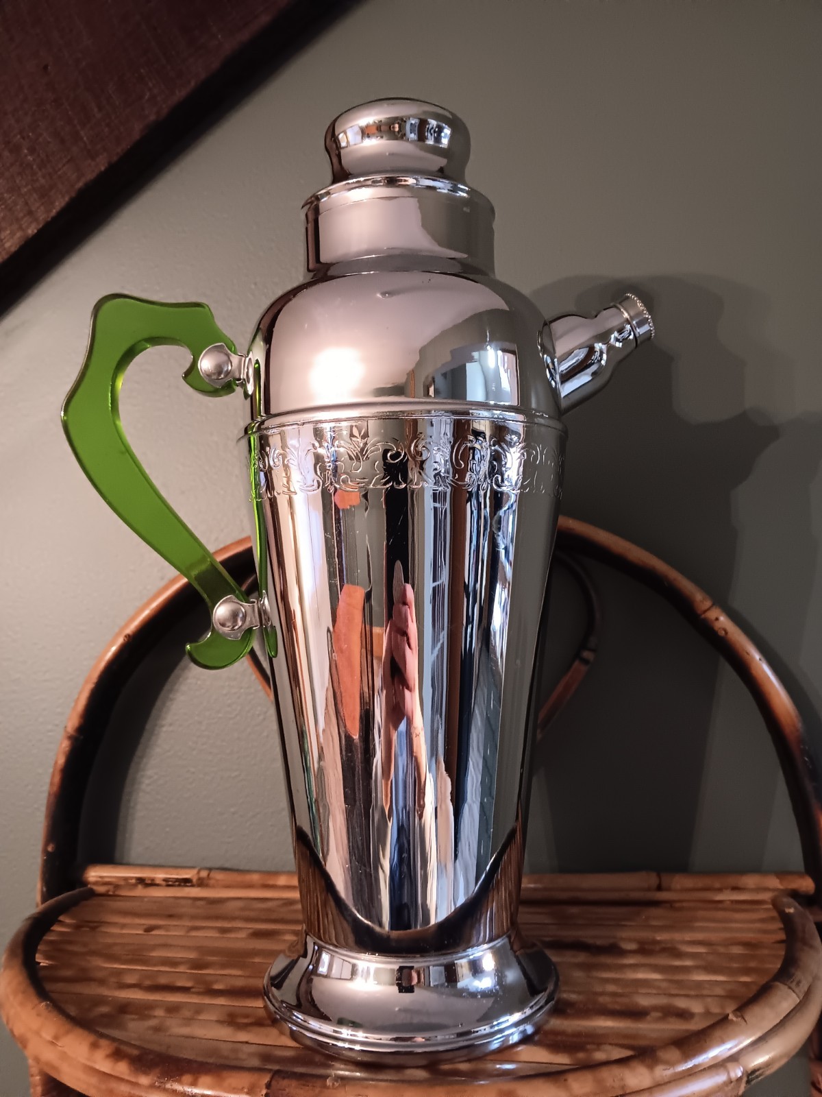 Vintage Art Deco Chrome Cocktail Shaker With Rare Avocado Green Bakelight Handle
