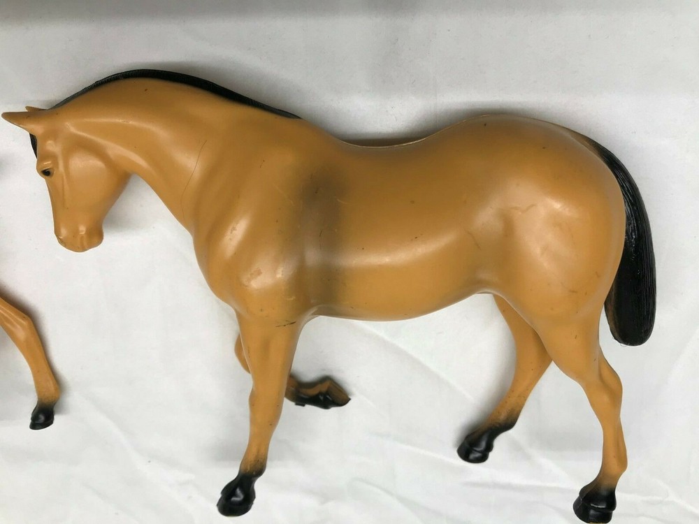 Hartland 7" Mare & Foal very nice pair