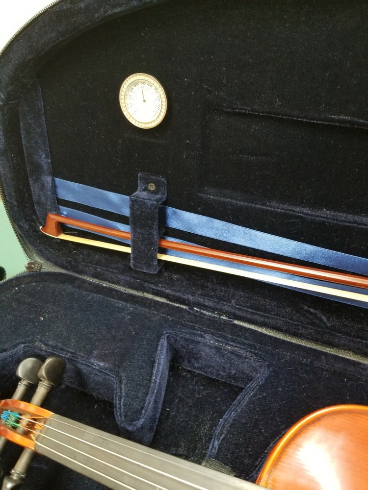 Gewa Ideale 4/4 Violin with Hard Shell Case