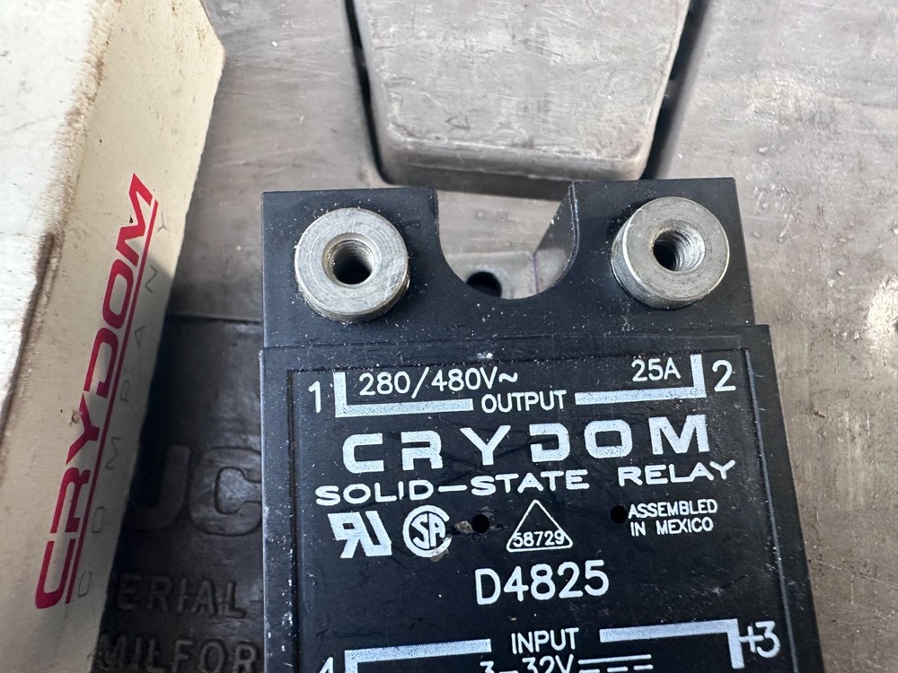 Crydom D4825 Solid State Relay