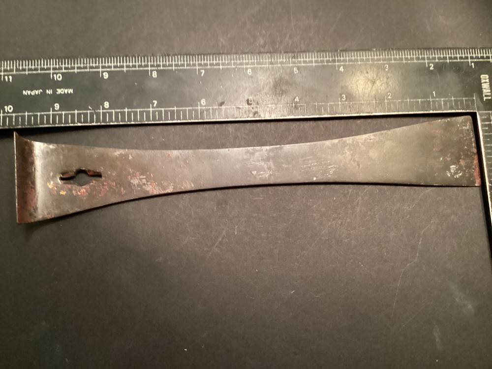 Vintage Steel Pry Bar Nail Puller Flat Scraper Hand Tool