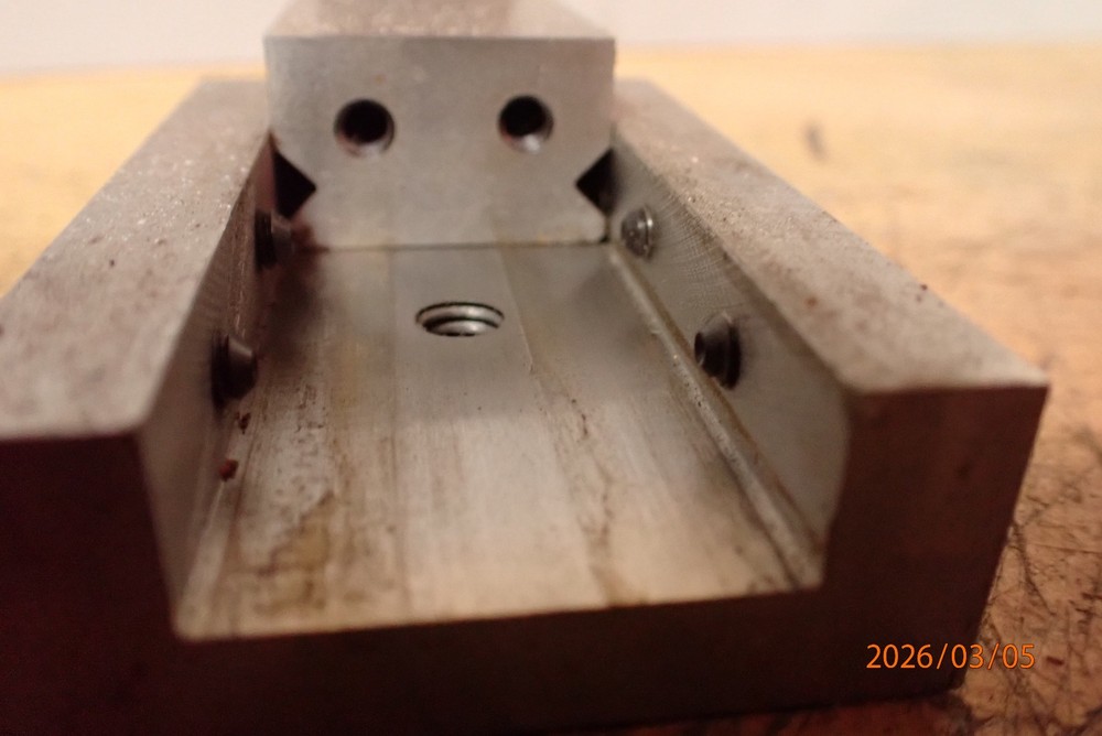 SMALL SLIDING ADJUSTABLE WORK HOLDING FIXTURE. MACHINIST JIG SETUP TOOLING