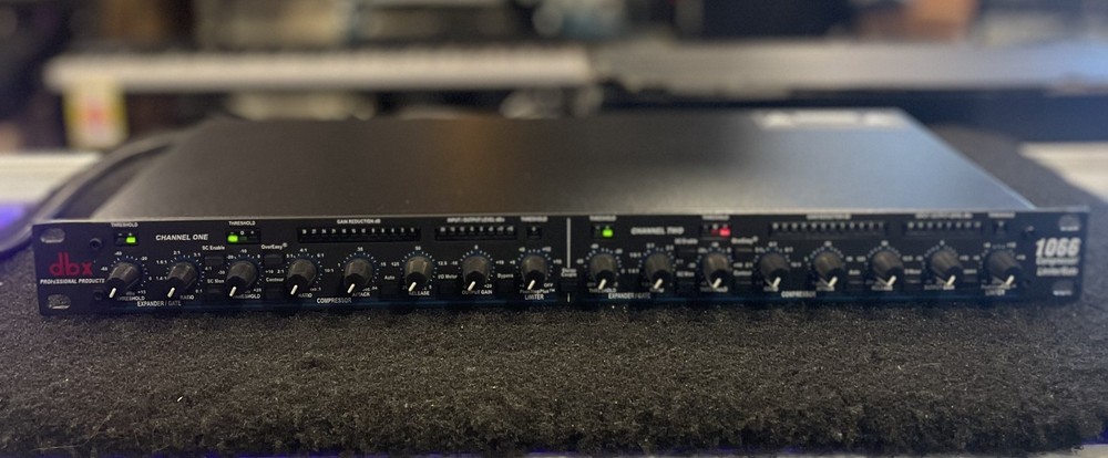 DBX 1066 Compressor / Limiter / Gate 2 Channel Rack Effect Unit w/ Power Cable