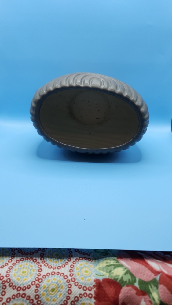 Pewter colored textured medium planter 6in opening