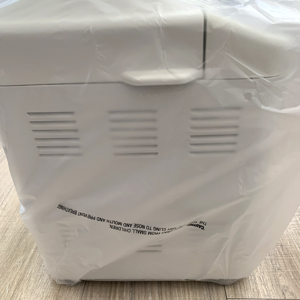 Breadman TR-440 Automatic Bread Machine Maker 1.5 Lb Loaf New