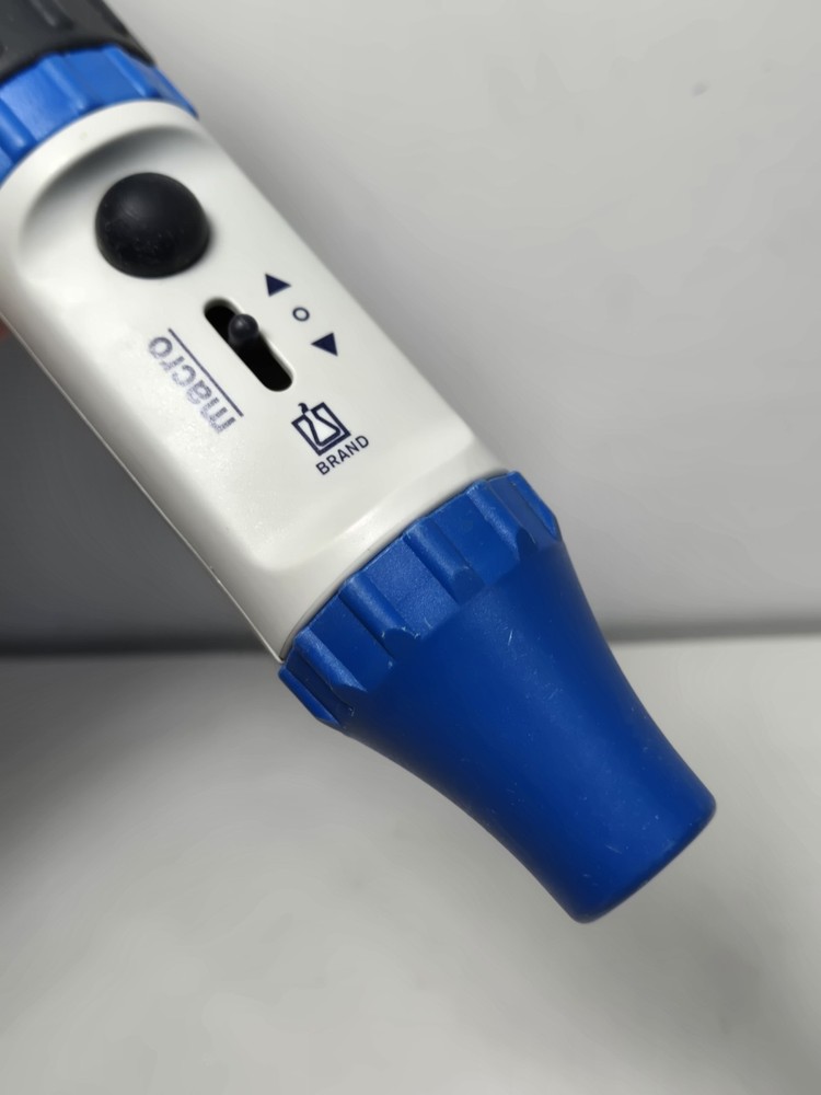 Macro Pipette Supplies Controller blue Brandtech