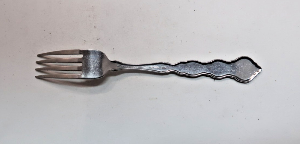 Oneida Stainless Valerie 1 Dinner Fork 7 1/4"