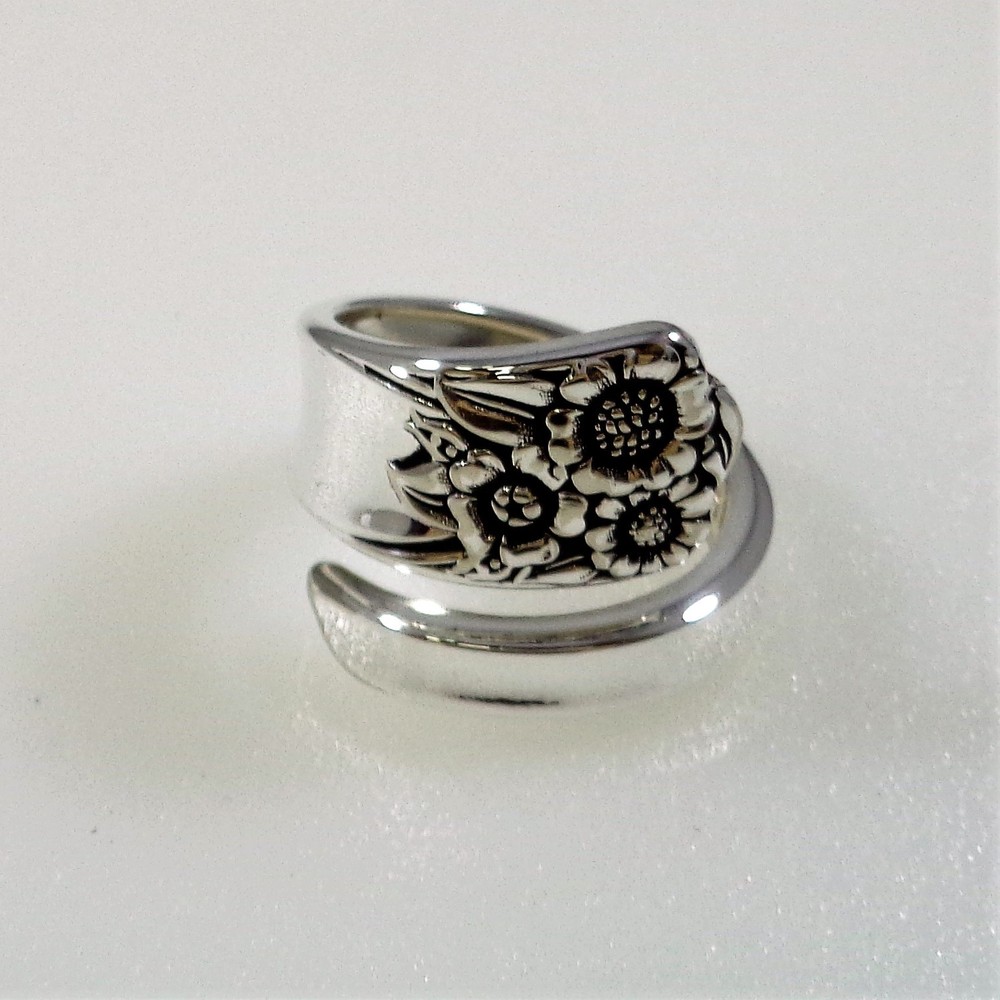 April Shiny Wrap Style Spoon Ring 1950 Bridal Gift Silverware Flatware