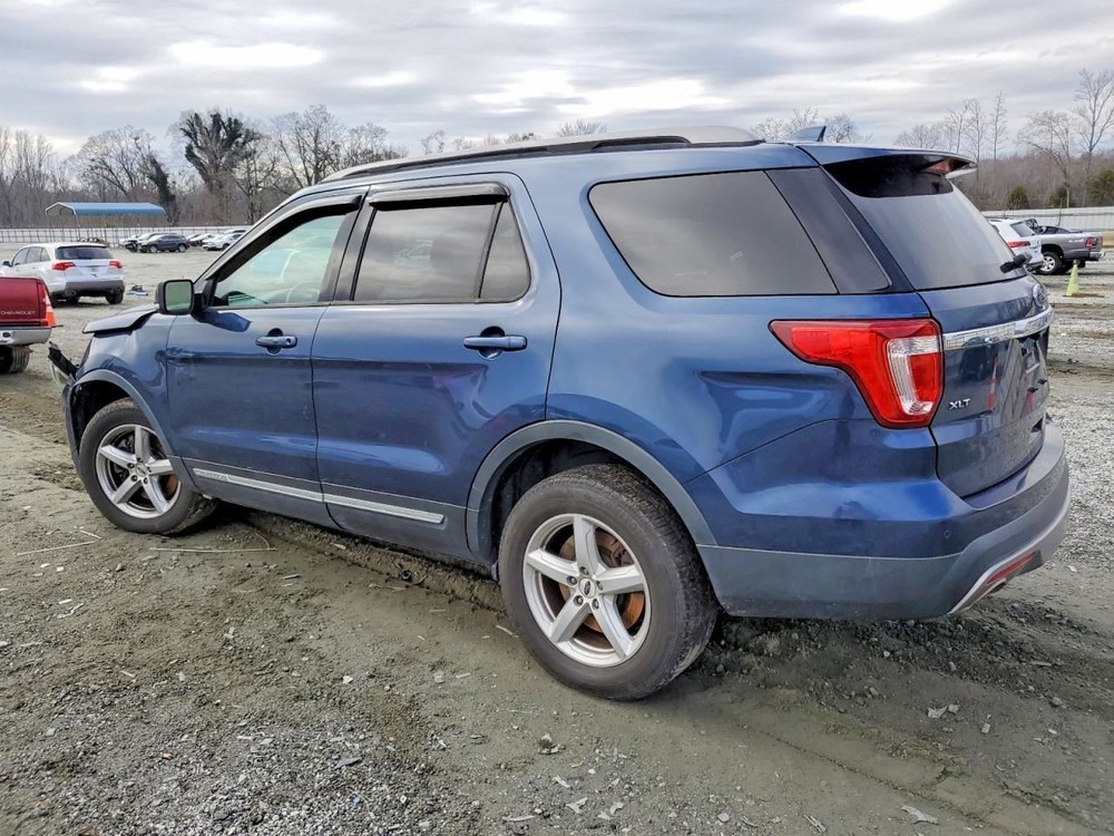 EXPLORER 2017 Glove Box 5028918