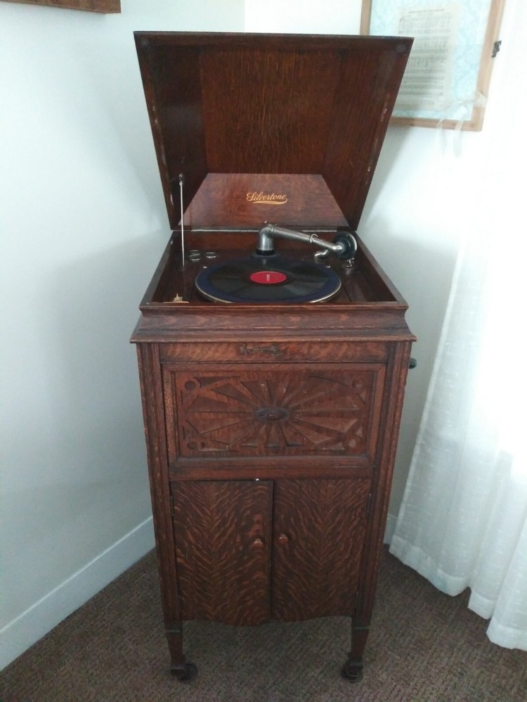 Antique 1918 Silvertone Record Player