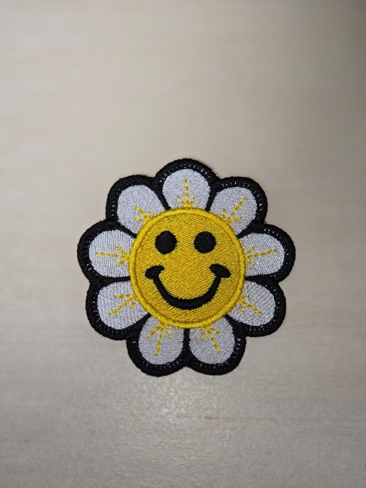 Smiling Daisy 3 inch Iron on Embroidered Applique Patch