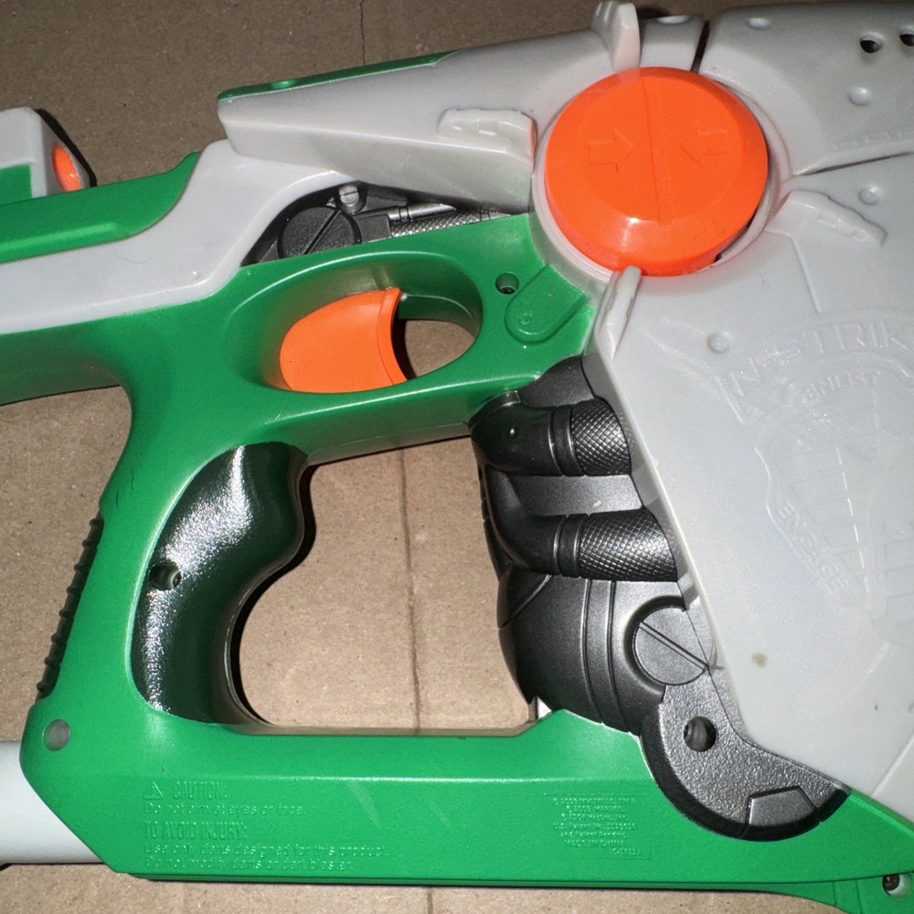 RARE Nerf N-Strike Hulk vs Abomination Blaster 2008 – Marvel Hasbro – Works!