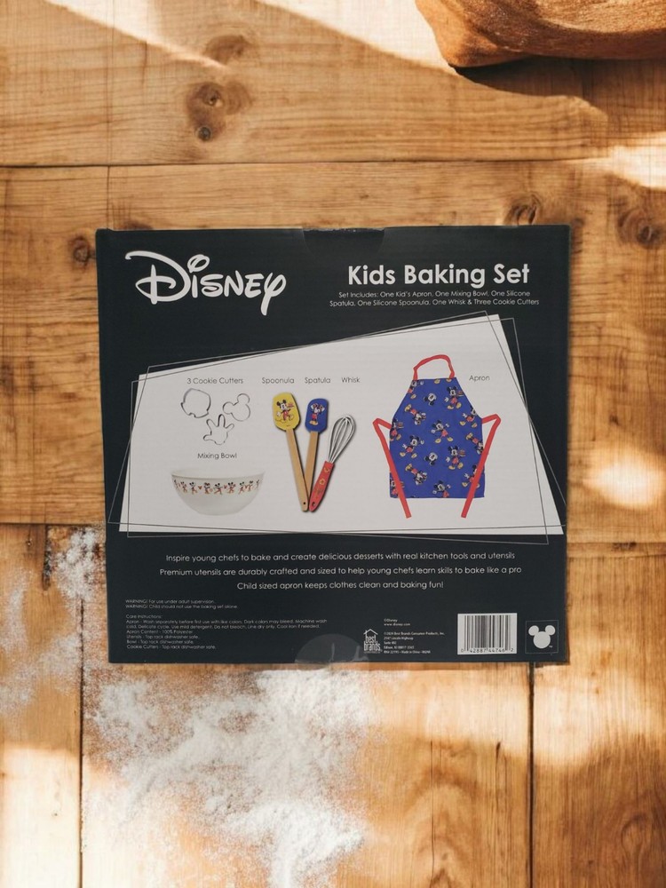 Disney Kids Mickey Mouse 8-Piece Baking Set