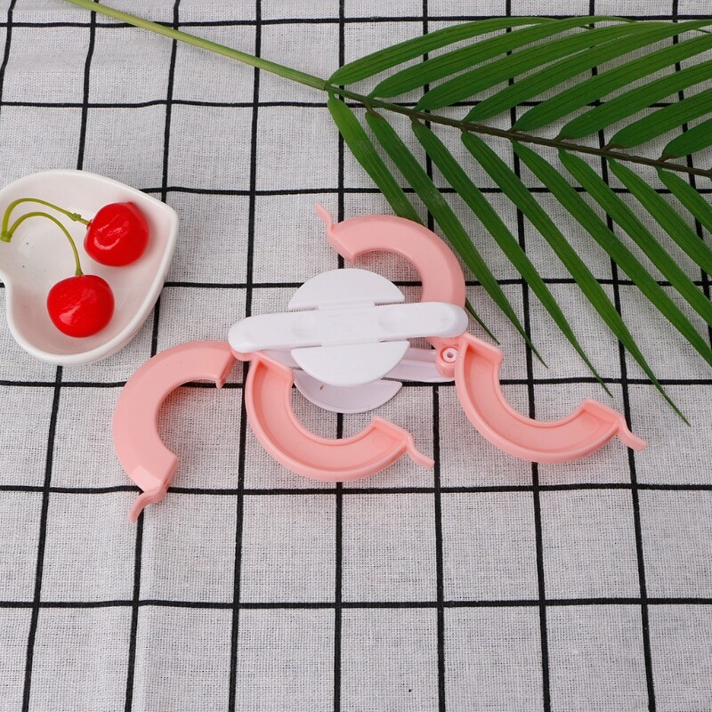 4 Sizes Pompom Maker Fluff Ball Weaver Needle Knitting Wool DIY Tool Craft Set