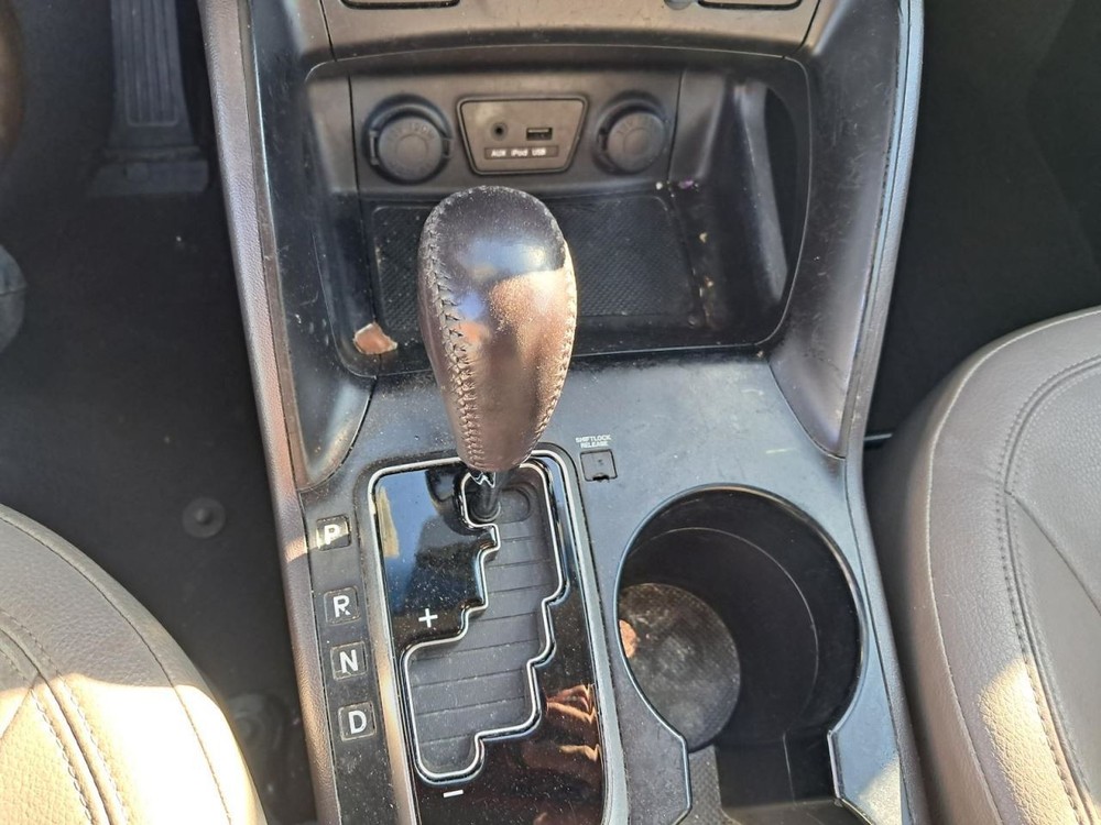 TUCSON 2012 Glove Box 4855037