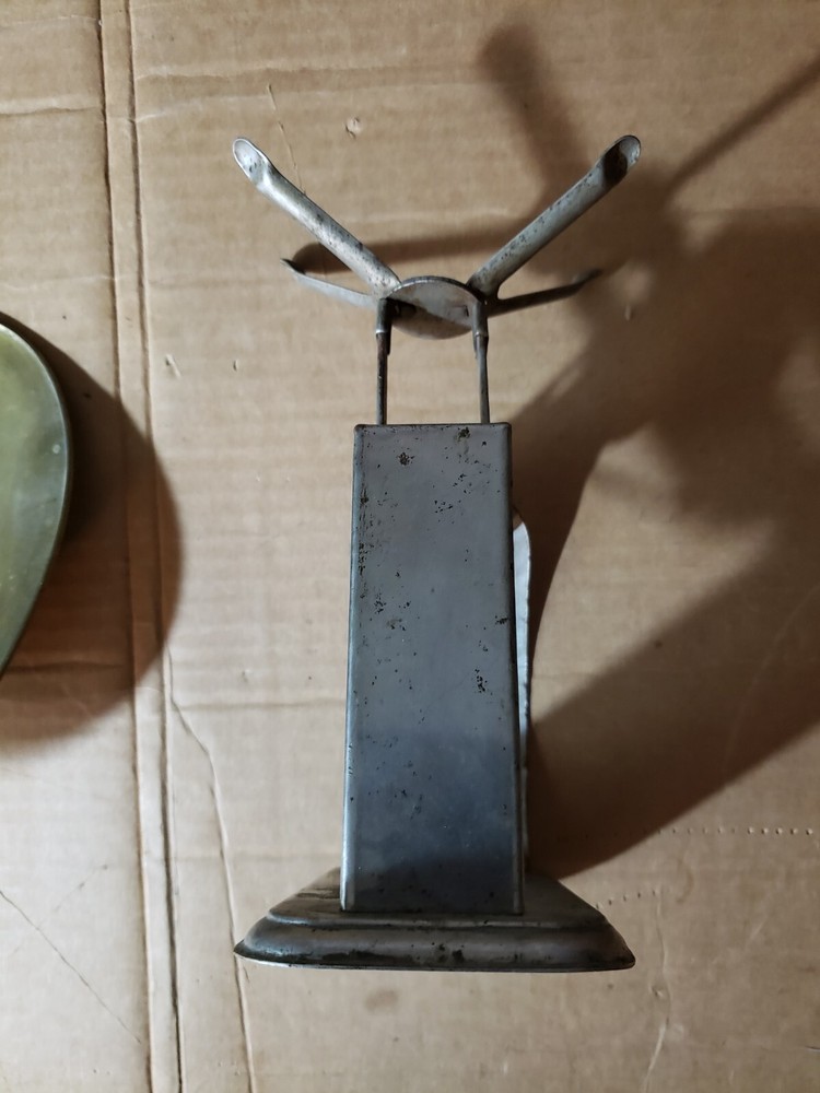 ANTIQUE COLUMBIAN POSTAL SCALE broken pointer, up to 2lbs With Tray